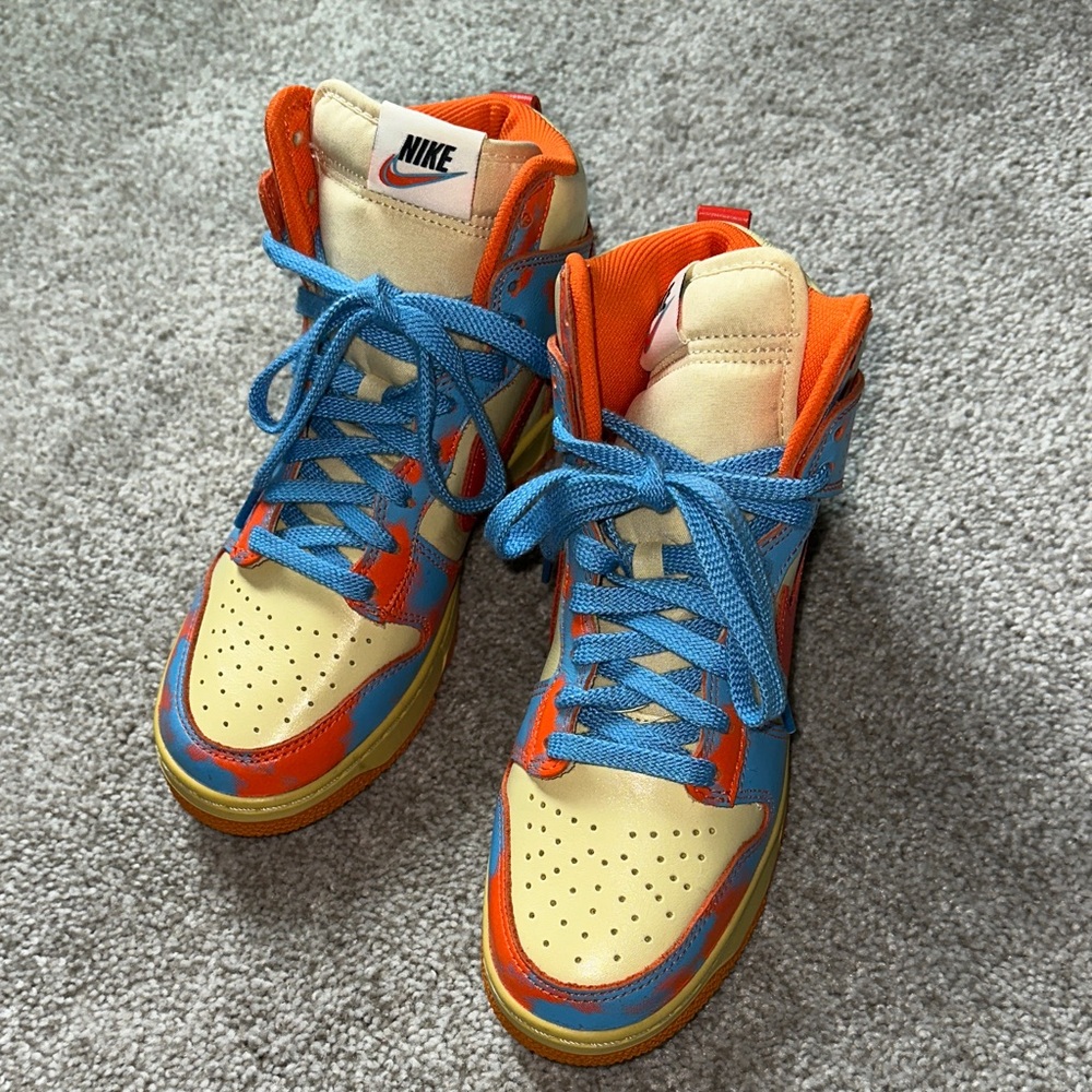 Nike High-Top Sneakers in Cream, Blue, and Orange US6.5 UK6 EUR39